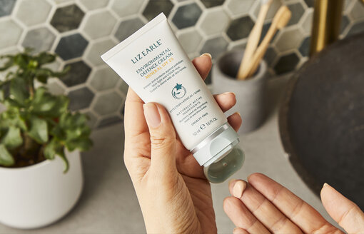 Protect skin from sun damage Protect skin from sun damage