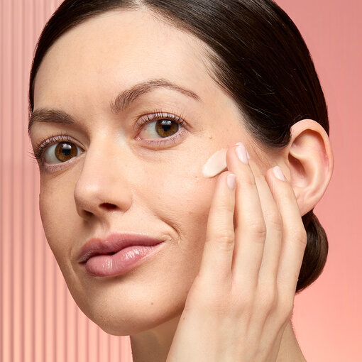 Help support surface cell turnover whilst you sleep Revitalise & Glow™ Radiance Reveal Night Cream