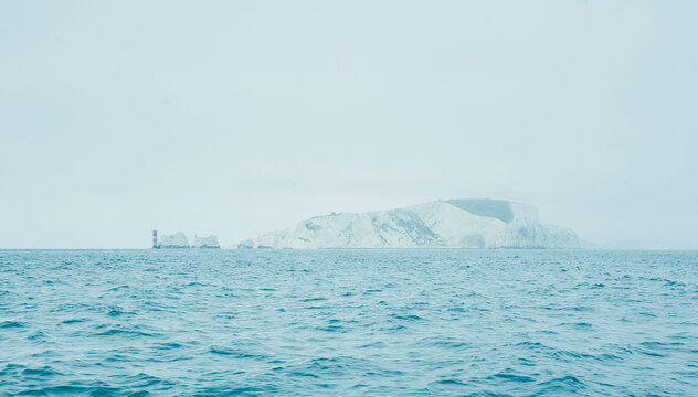Discover Liz Earle Beauty Co. Discover Liz Earle Beauty Co.