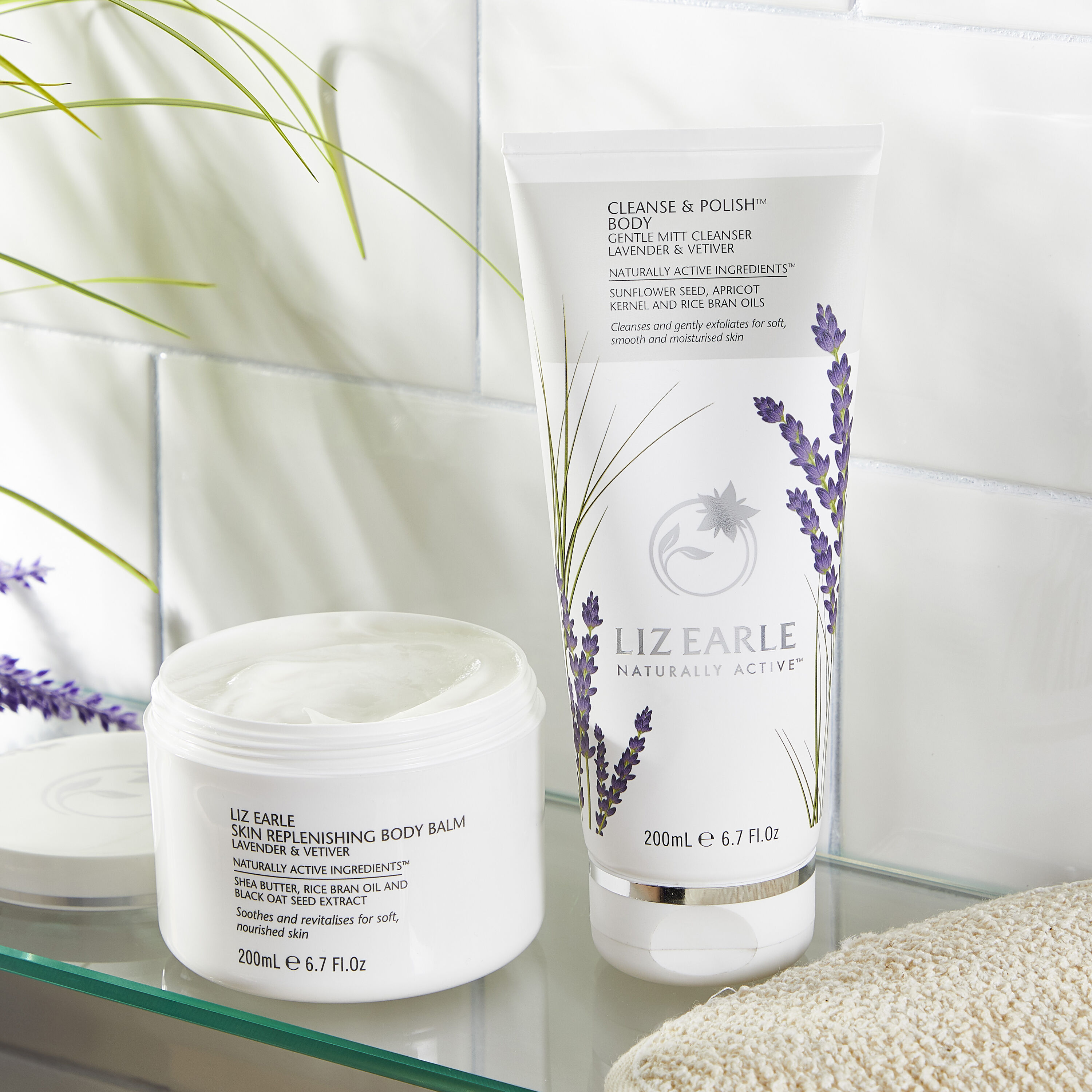 Cleanse & Polish&trade; Body Gentle Mitt Cleanser Lavender & Vetiver  large
