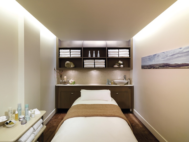 Liz Earle Treatment Room